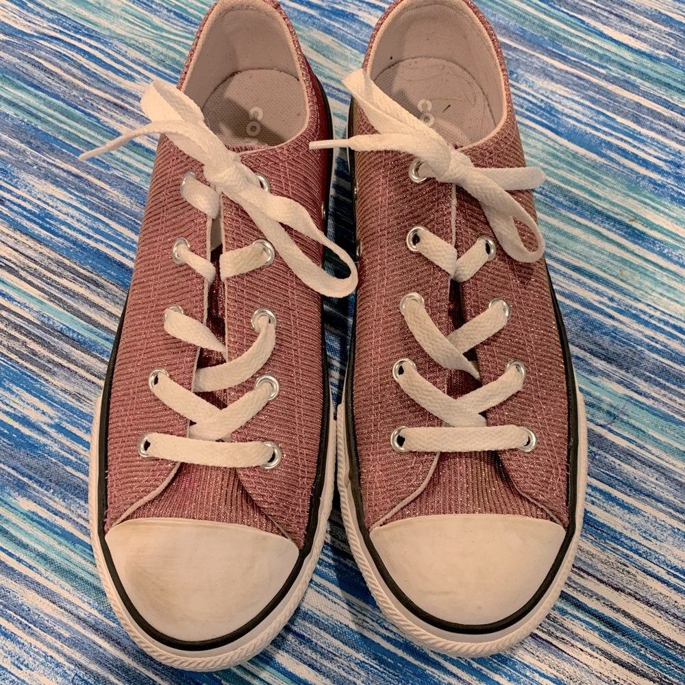 Like new Converse. Warn no more than twice.